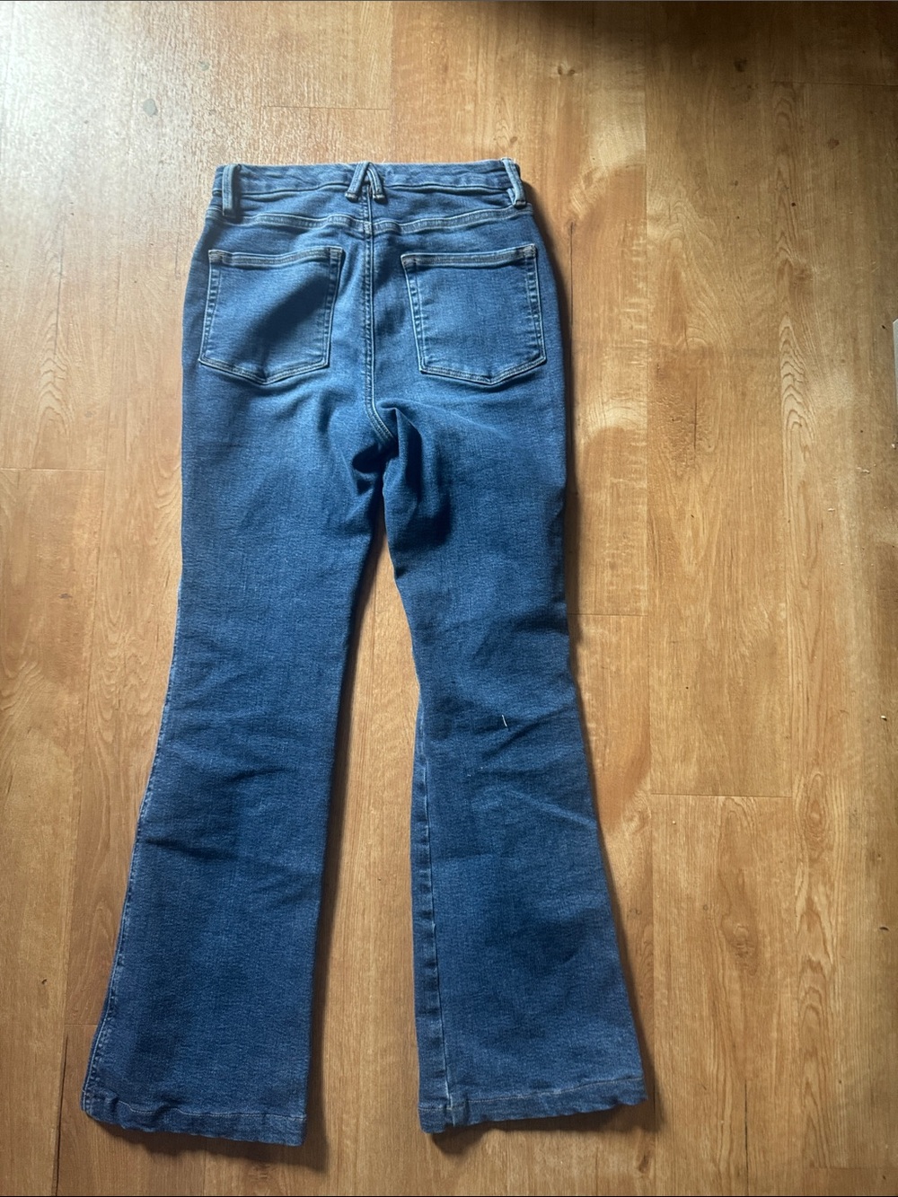 Good American Medium Blue High-Rise Flare Jeans - Picture 3 of 3